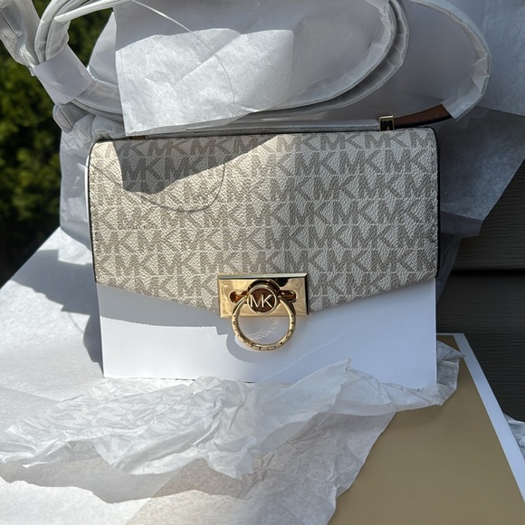 Michael Kors Hendrix XS Crossbody NWT - Picture 7 of 11